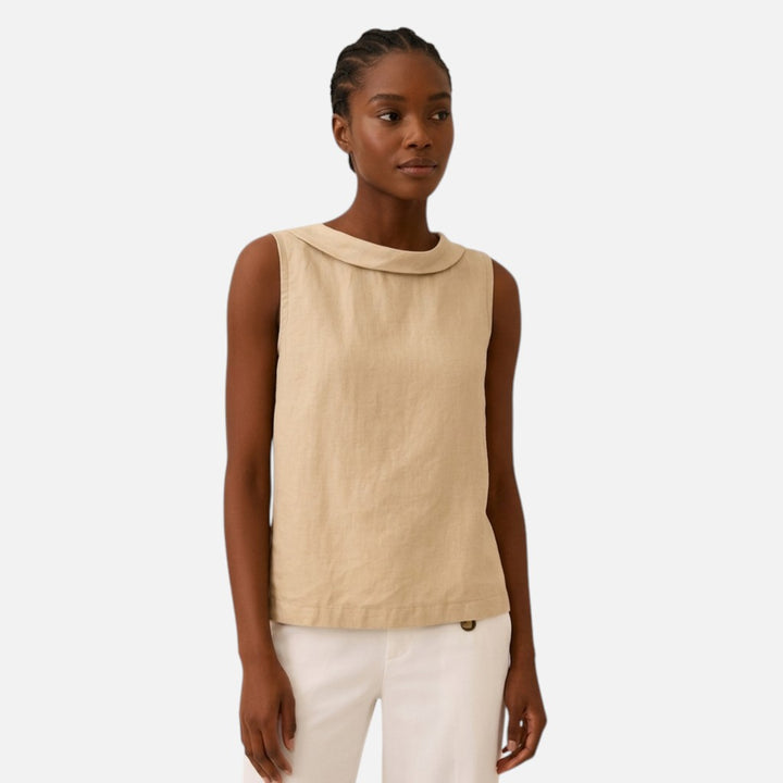 Old Cavendish  | Sleeveless Roll Collar Top